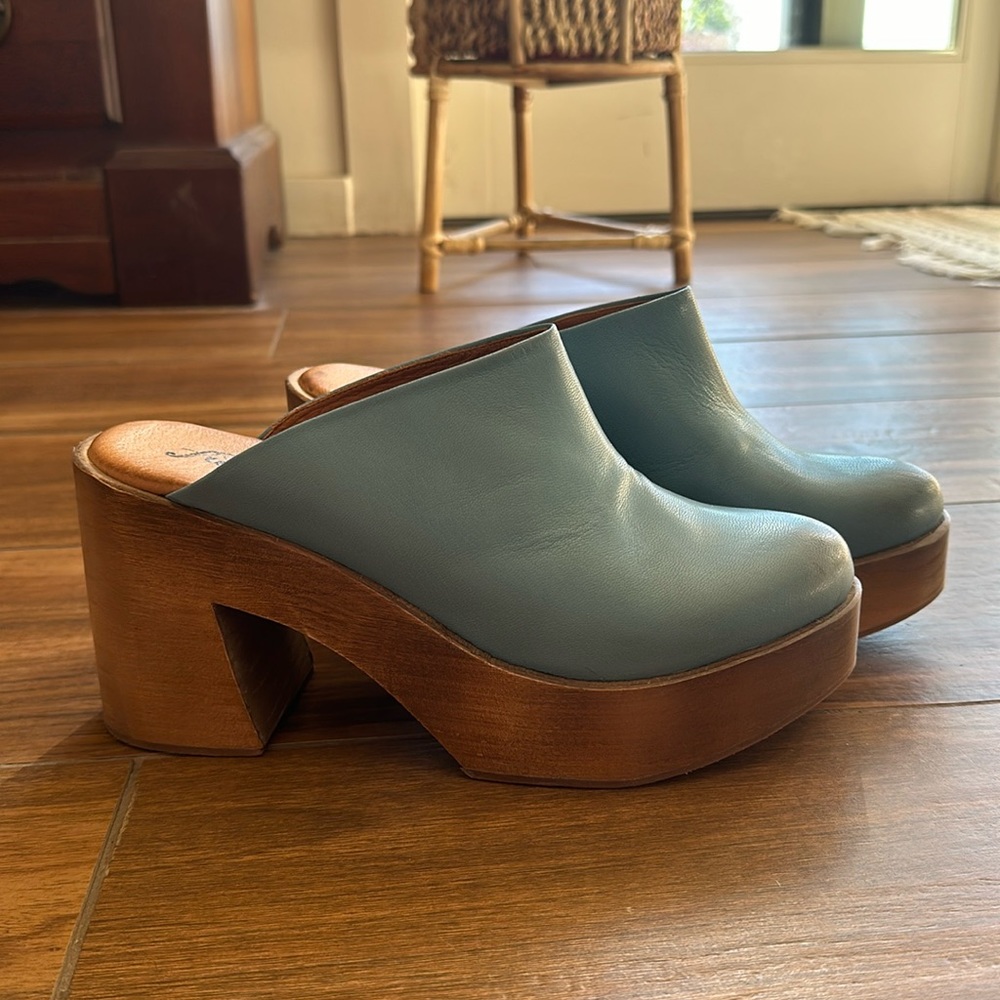 Free People Clogs